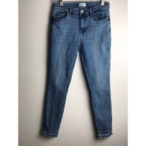 LOFT Outlet Skinny Ankle Frayed Hem Light Wash Size 2